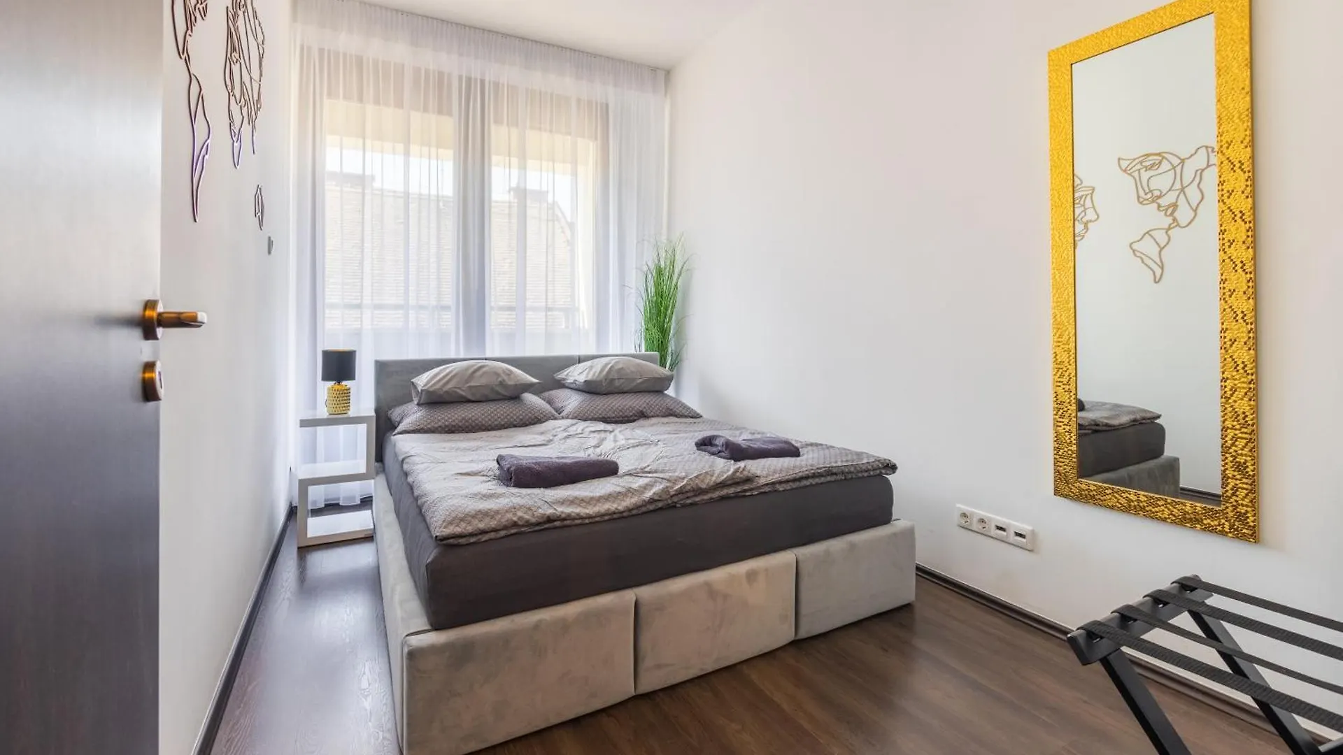 Free Parkin Sensational Location 3Room Apt Budapešť 0*,  Maďarsko